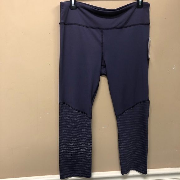 SHAPE Activewear Womens Capri Legging Size Large NWT - Picture 1 of 5